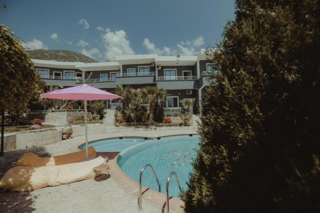 Nonna's Boutique Hotel Dhërmi Extérieur photo
